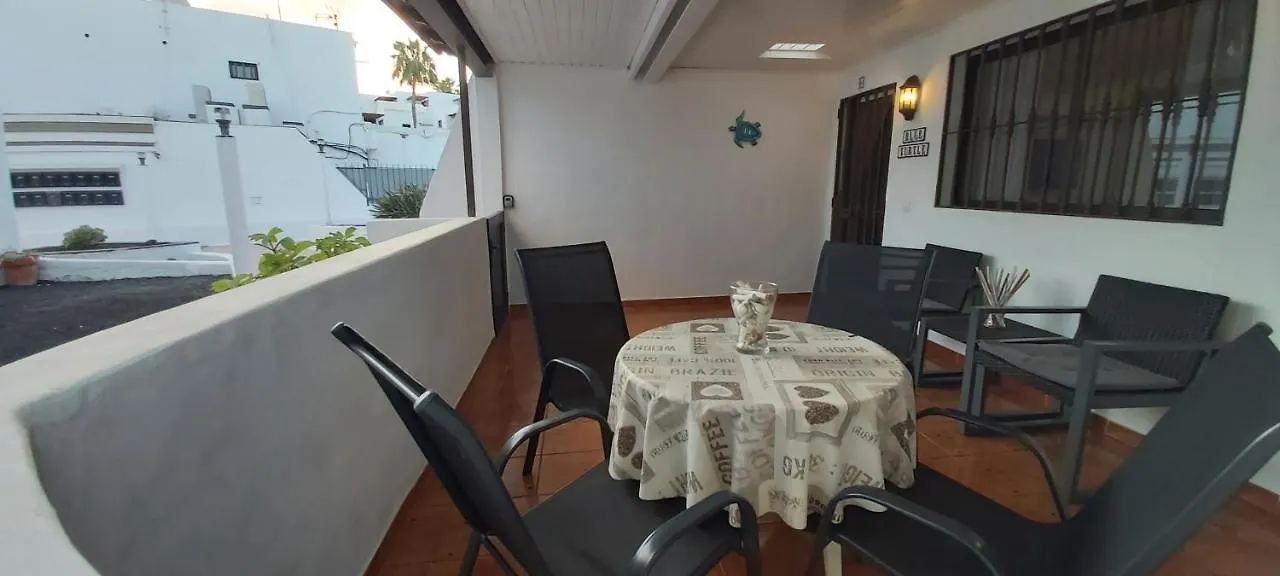 Blue Turtle Apartment, Next To The Beach 卡门港 0*,  西班牙